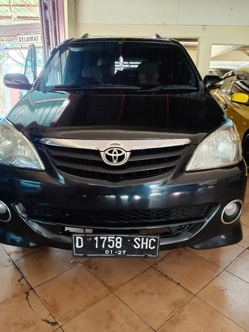 Bismillah numpang jual Toyota Avanza S. 2010.hitam