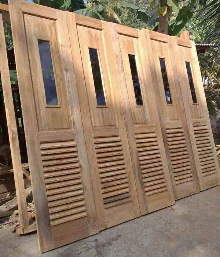 Pintu garasi kayu jati