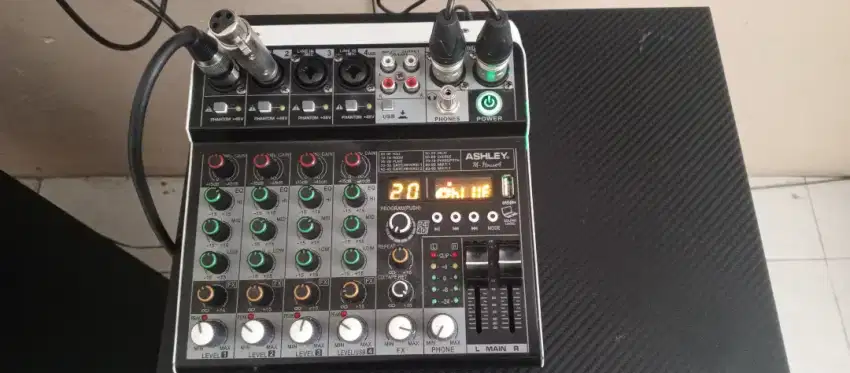 Mixer audio Ashley m house not Yamaha Huper baretone recording tech