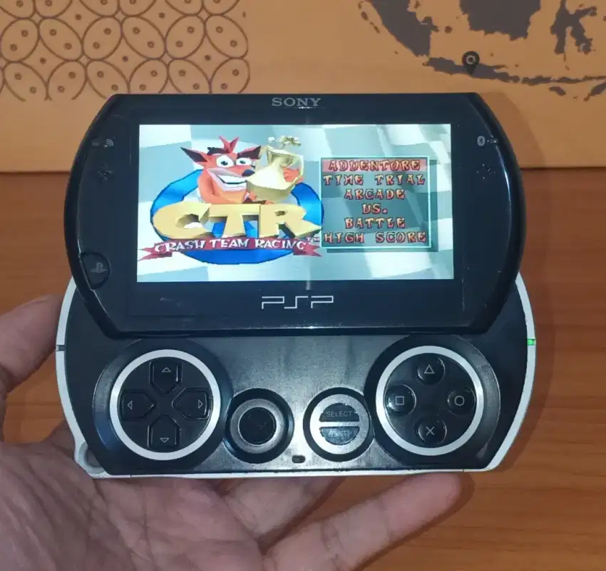 Psp Go Sony Isi 100 Game Normal