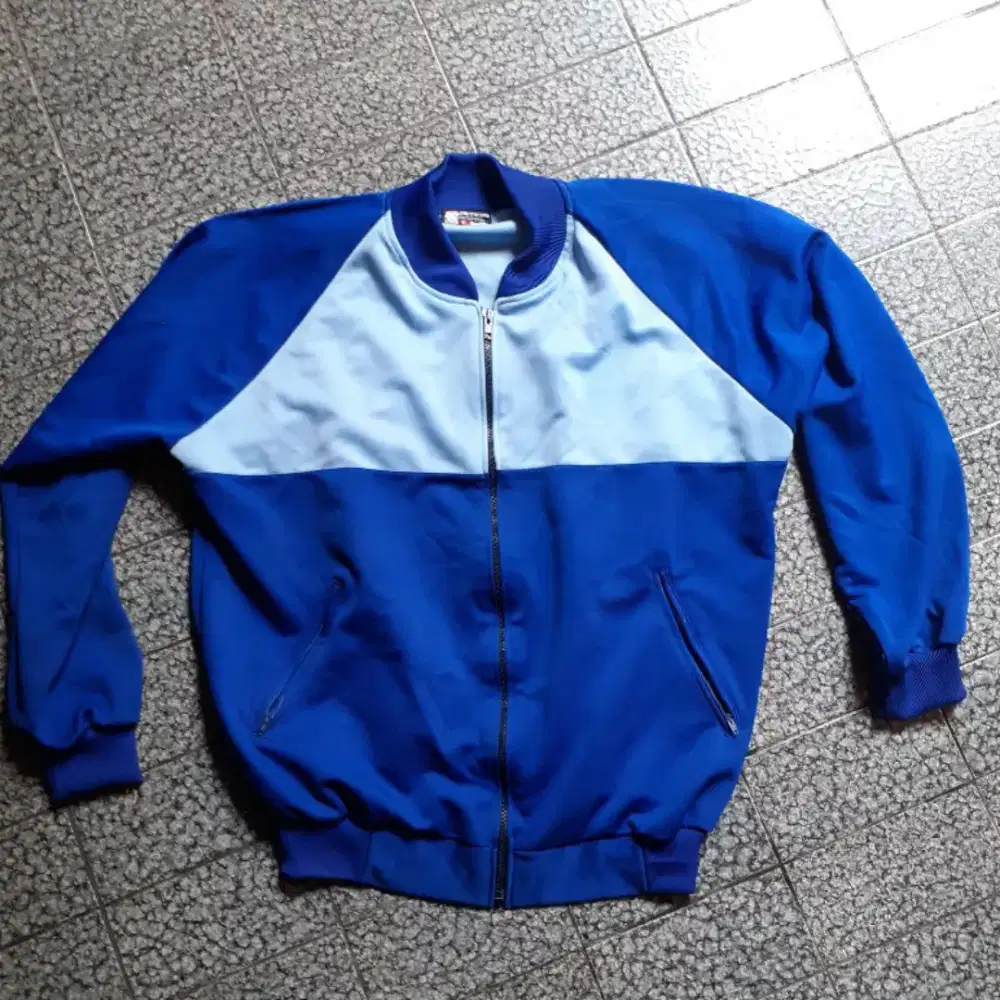 Jaket training untuk olahraga