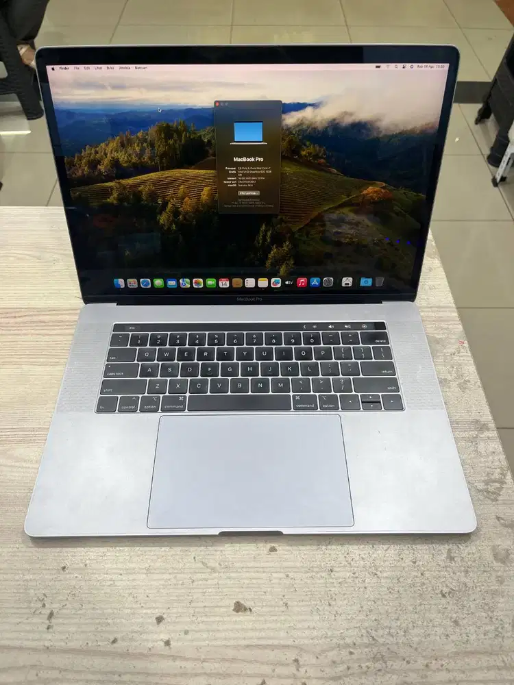 MACBOOK PRO 2018 15 INCHI CORE I7 16/512 GB TOUCHBAR SECOND ORIGINAL