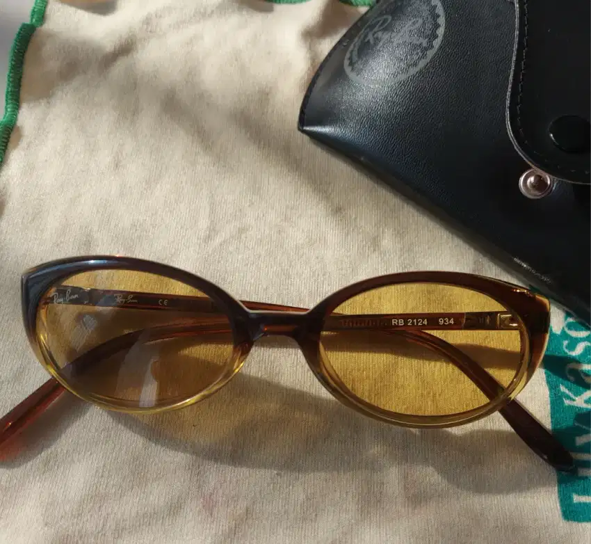 Kacamata Rayban Authentic kondisi 90%