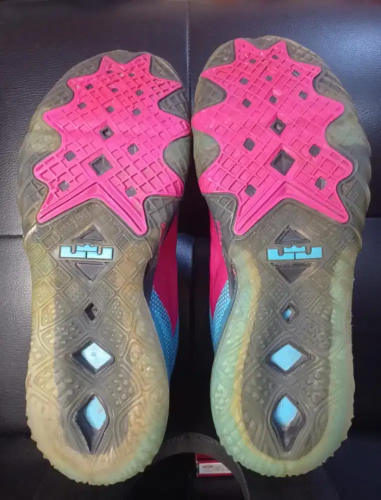 NIKE LEBRON 18 LOW NEON NIGHTS FIREBERRY