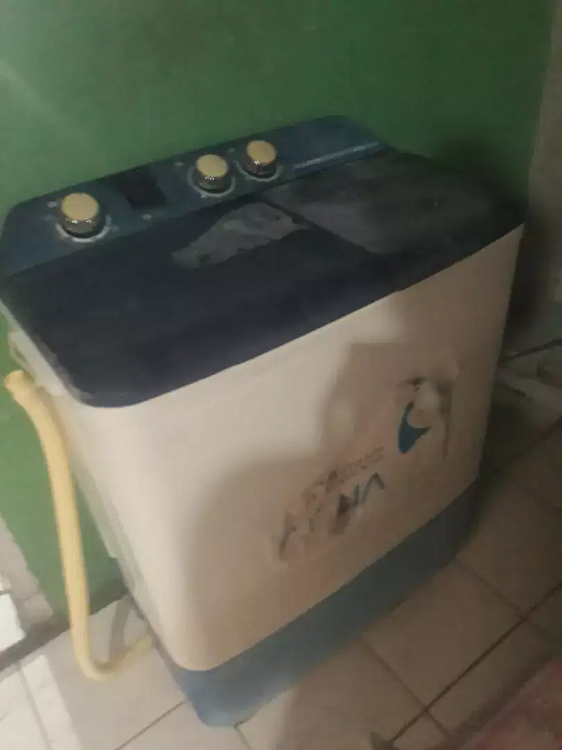 M.cuci 2tabung merk sanyo model Sanyo model sw-870xt