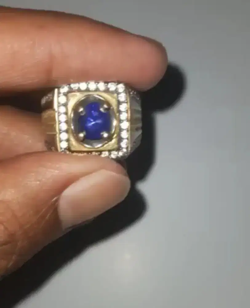 Natural Royal/Vivid Blue Sapphire, Round Cut, noheat
