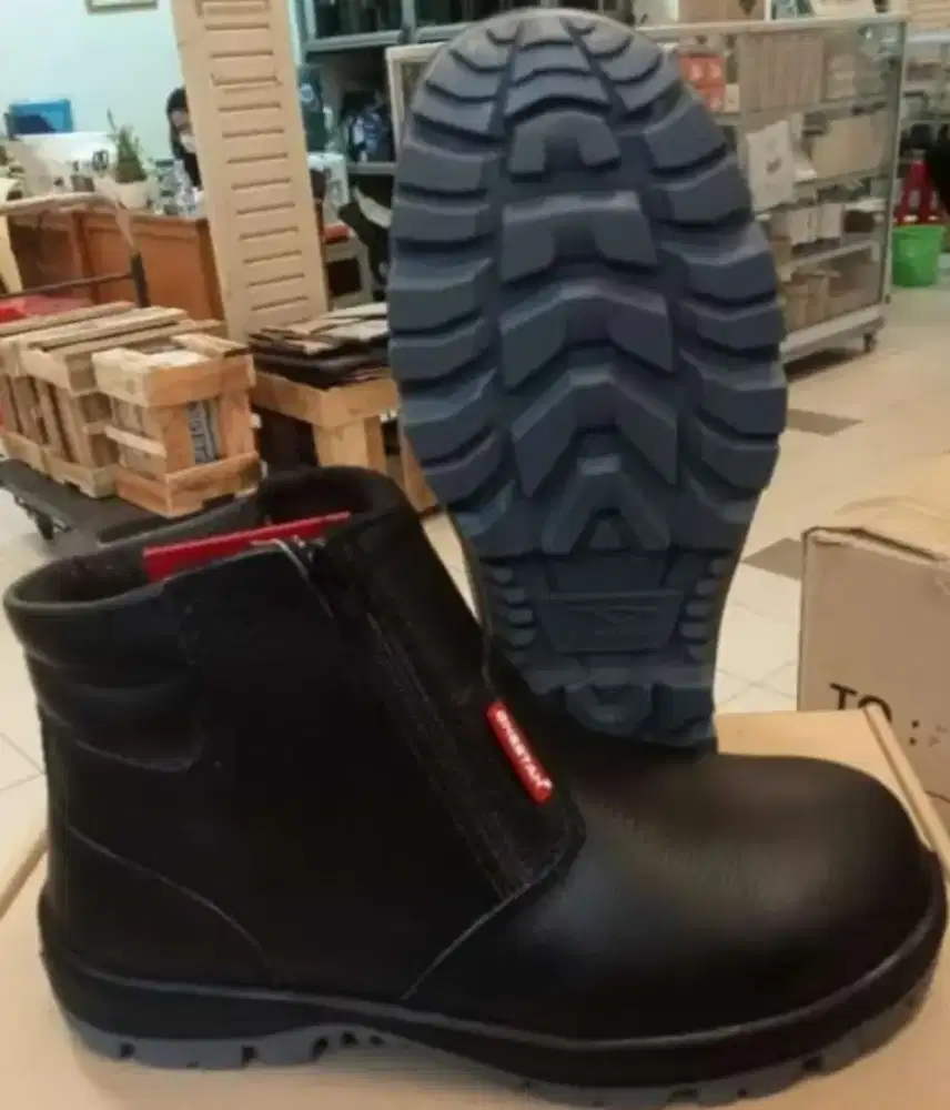 Sepatu safety cheetah type 7111H