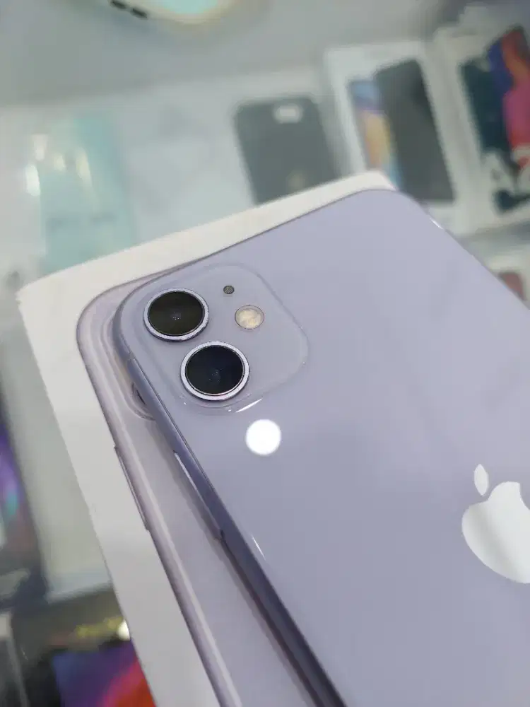 Iphone 11   128 GB (Semua jaringan bisa)