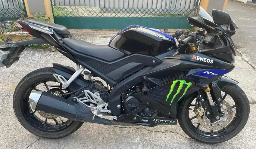 Dijual Motor R15 Limited Edition kondisi jarang dipakai