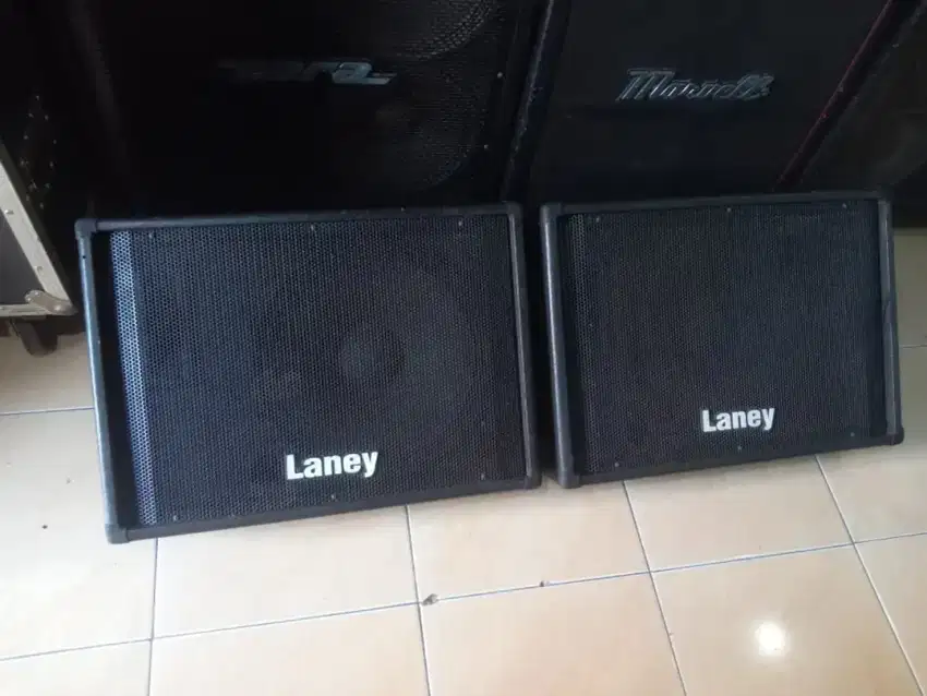 Speaker Laney Monitor Floor 15 Inch Two Way Sepasang 2 Unit