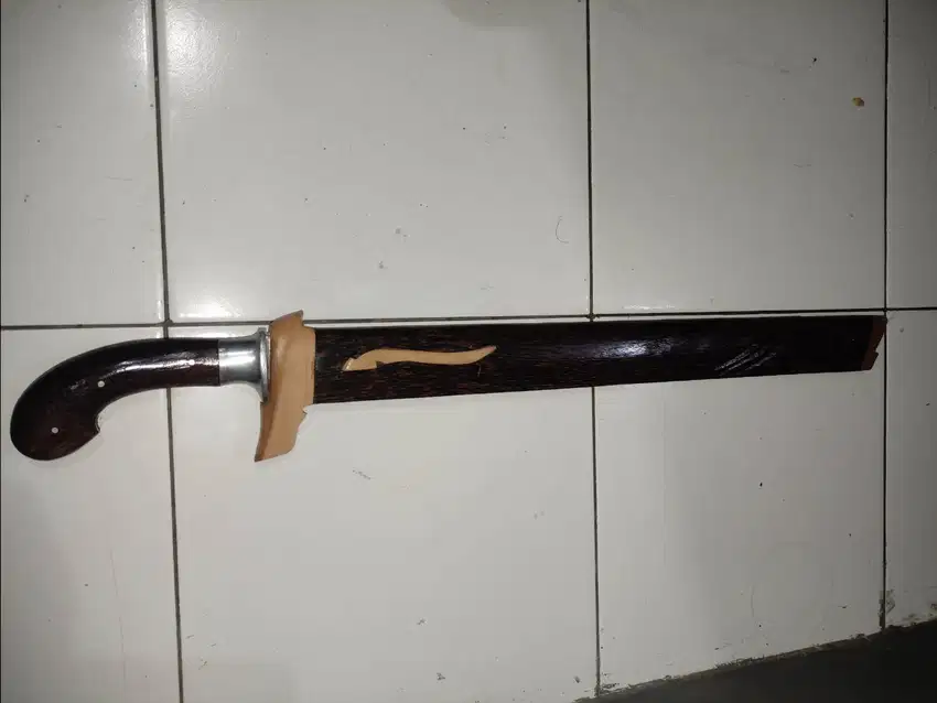 Alat pangkas dahan atau ranting pohon