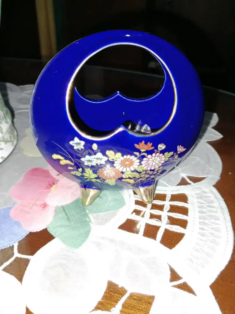 Pajangan keramik Jepang