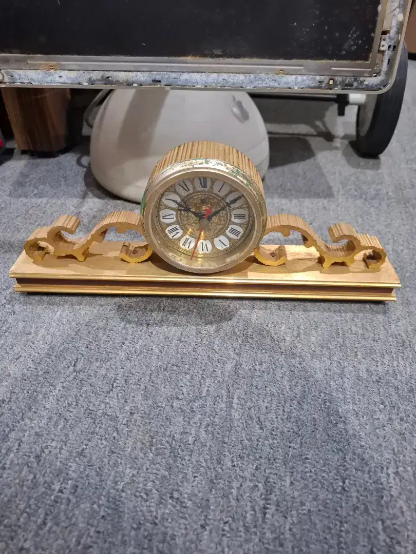Jam duduk quartz