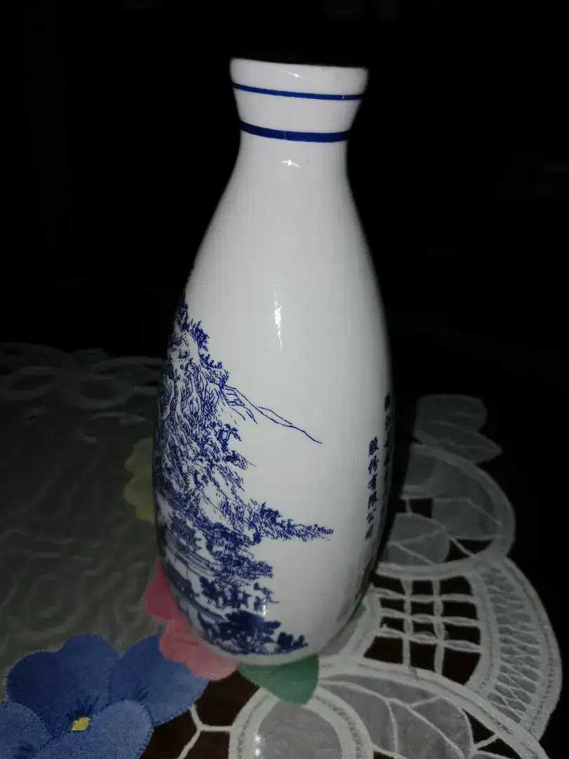 Guci / botol mini tulisan china