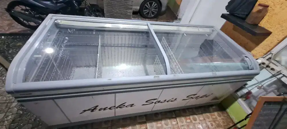 Freezer Box Sliding 1000 Liter AHT