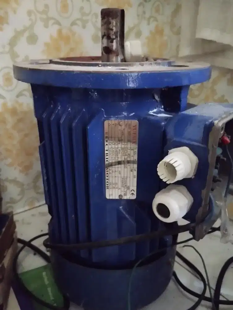 Motor listrik 2 HP 3 Phase