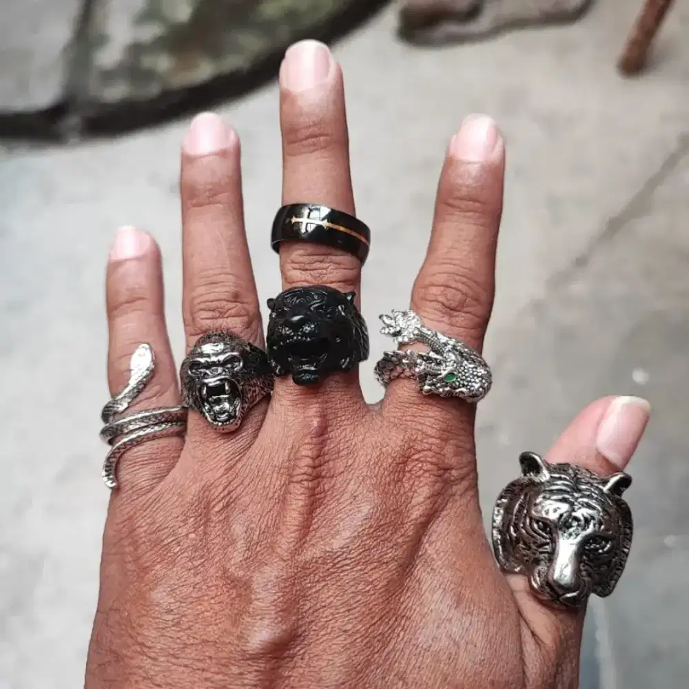 Borongan Cincin Metal Desain ala Chrome Hearts