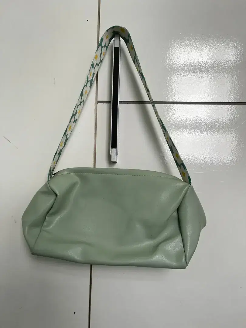 TAS wanita merk sovlo