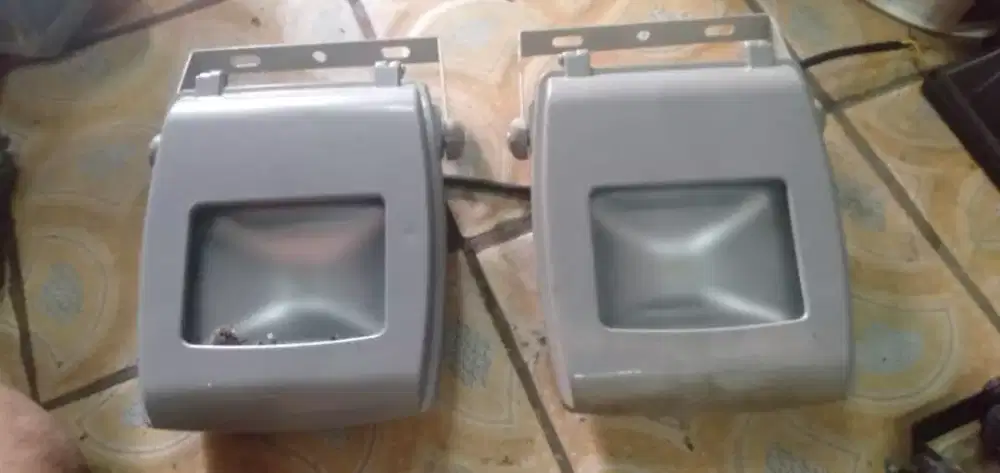 Slhkn plh slh 1 dr lampu sorot berkualitas brg baru hrg murah cpt dpt