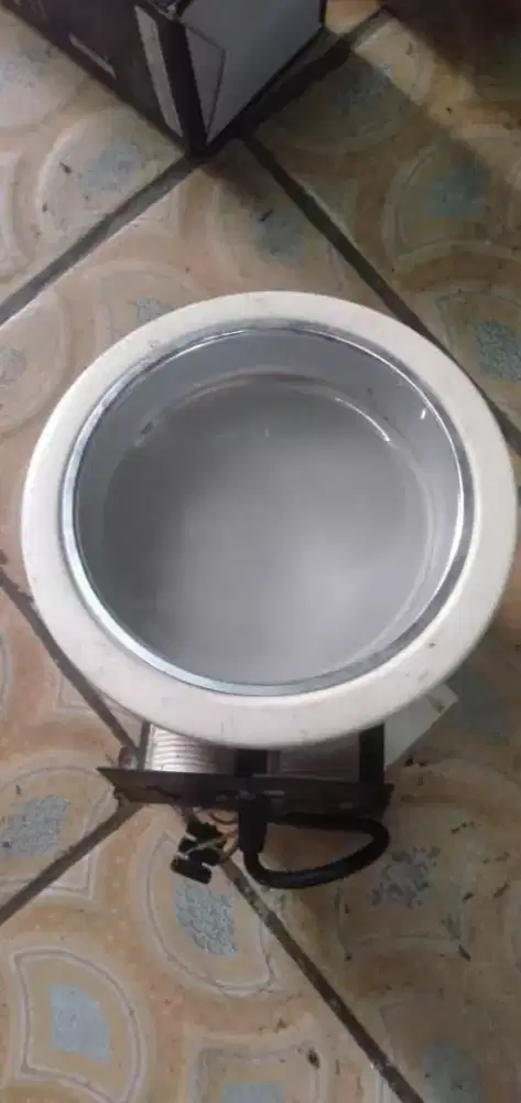 Se bh lampu sorot khusus kond hdp mgkn ada yg perlu se lg ada murah sj