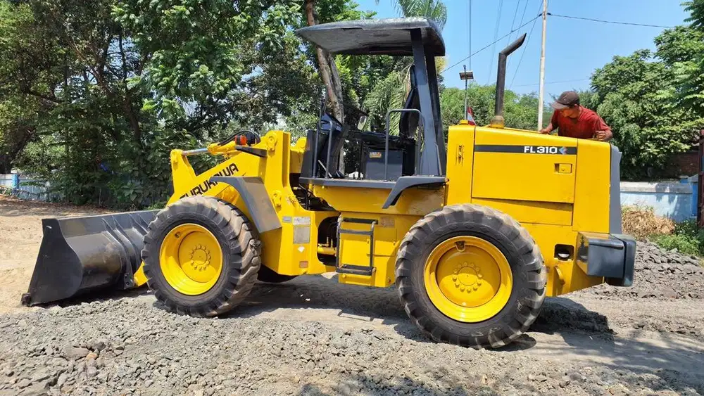 Loader Furukawa FL310
