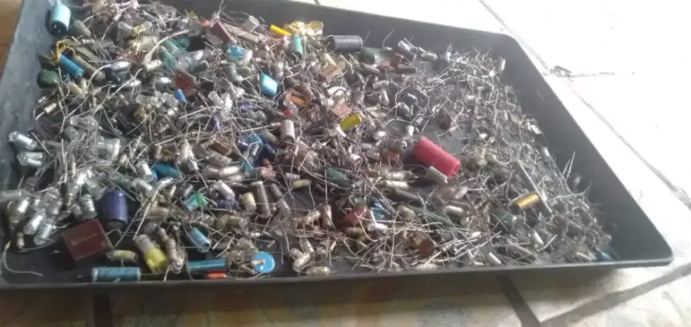 Cocok.utk toko electronic borongan byk dioda brg baru hrg murah sj cpt