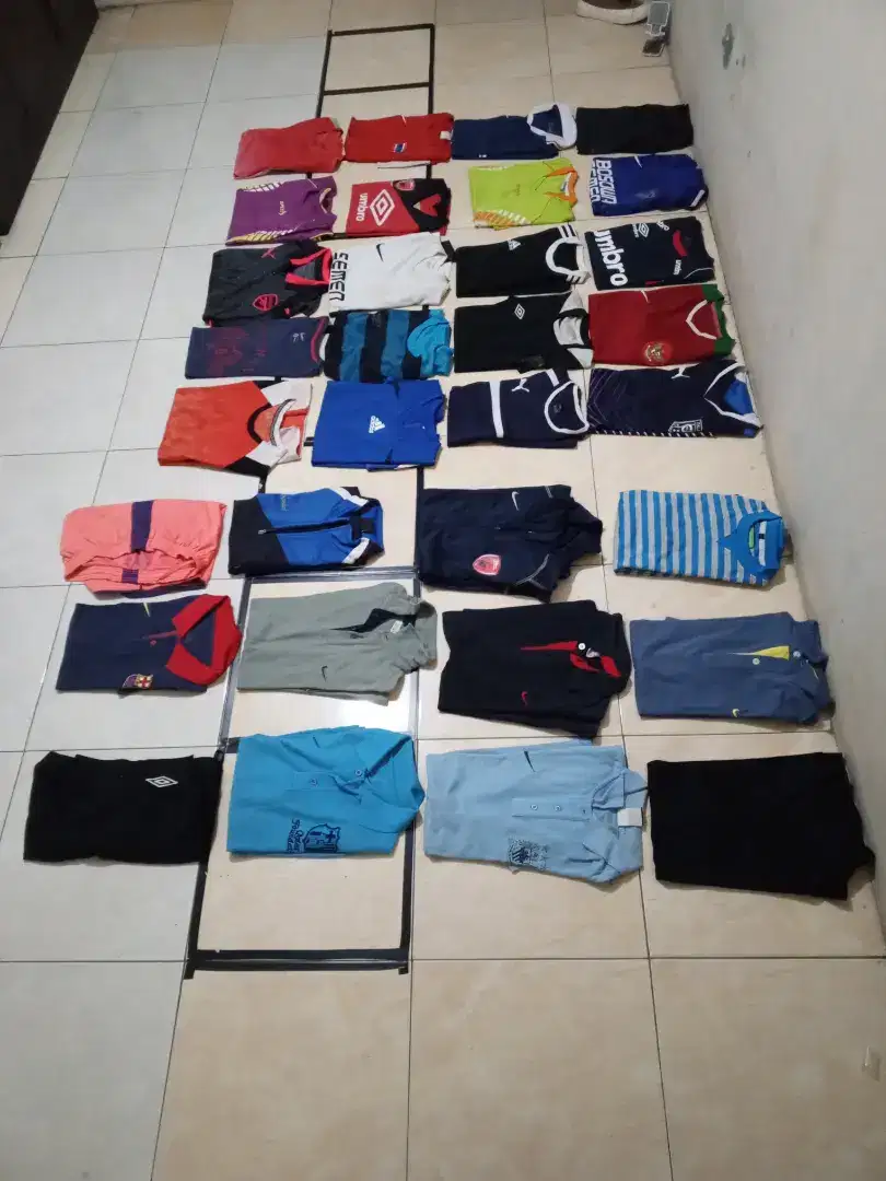 Sepaket borongan Jersey Kaos Polo Celana Jaket (Gratis Tas)