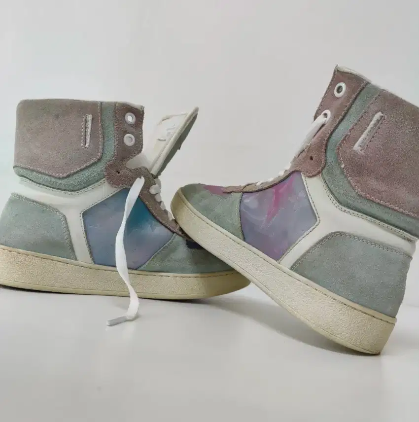 Louis Vuitton Rovoli unicorn secen