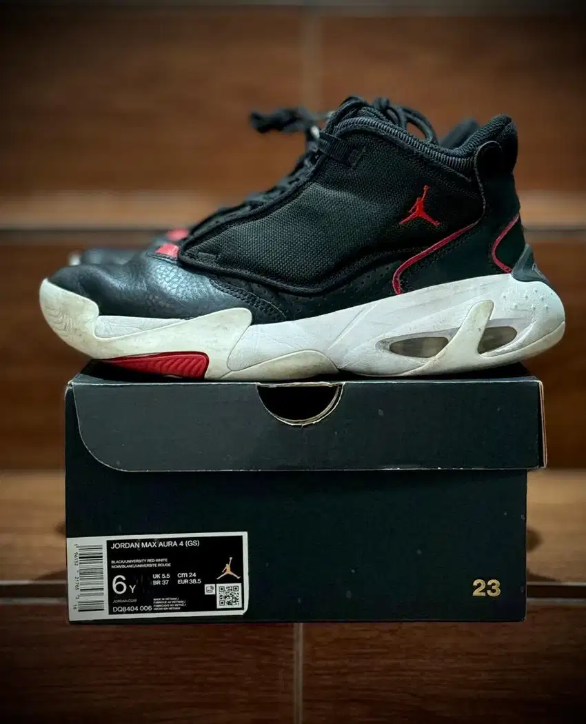 Sepatu basket air Jordan size 38.5