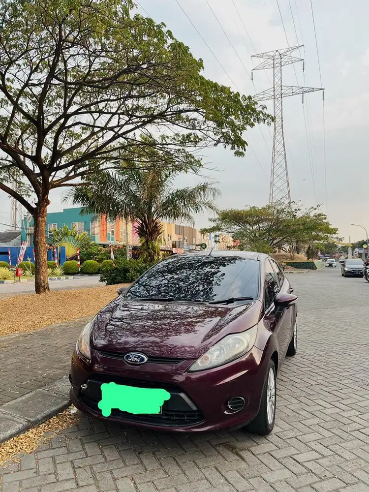 FORD FIESTA 1.4 L AT TREND