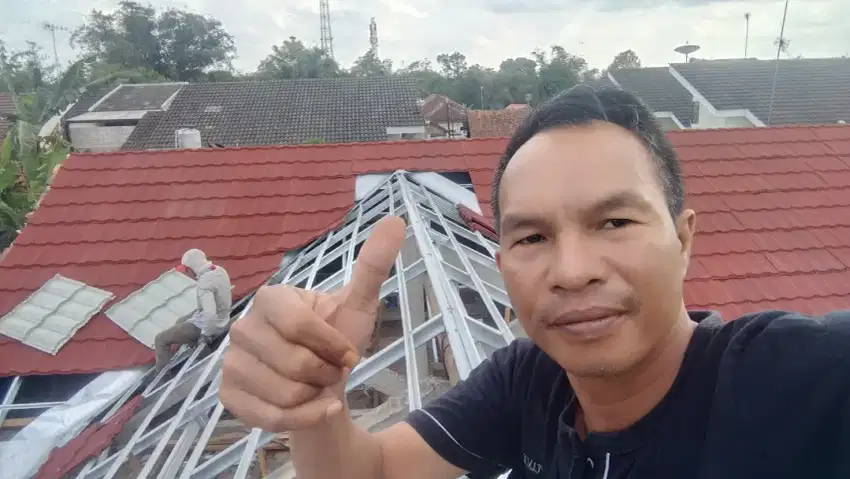 Baja ringan dan atap terpasang