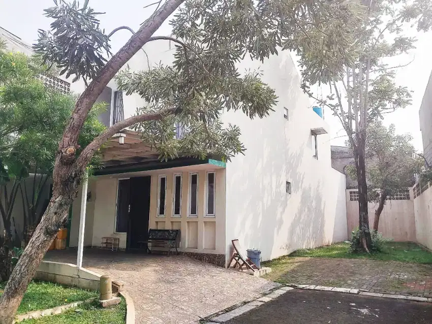 RUMAH OLEASTER GADING SERPONG JUAL CEPAT! SEMI FURNISHED