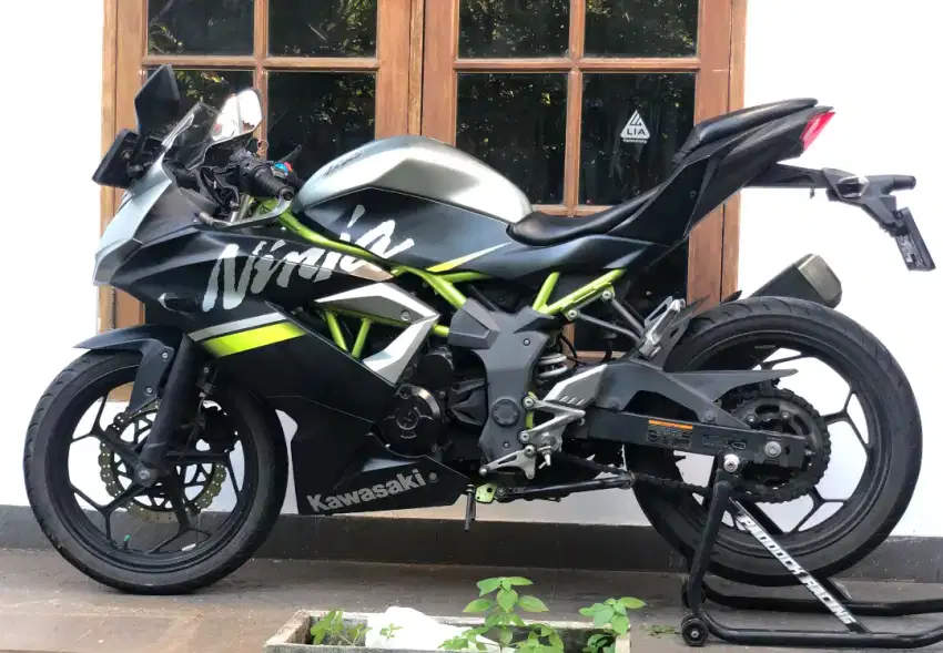 BU dijual cepat !! Ninja 250 SL Mono like NEW