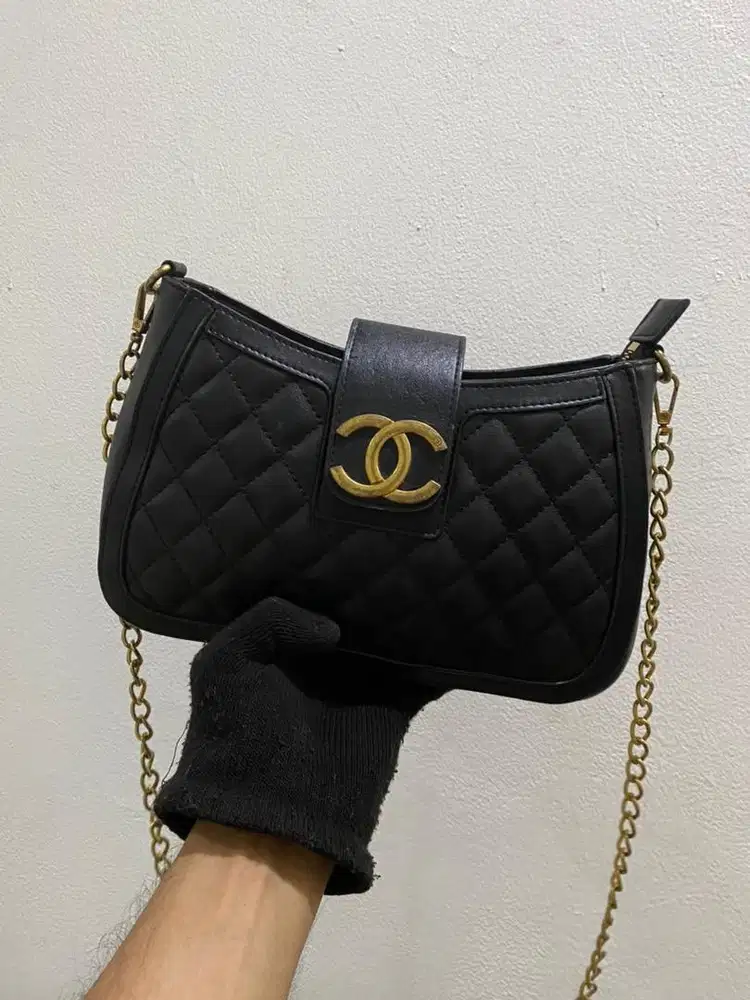 Tas wanita chanel with chain strap lampo vintage (sale) harga net