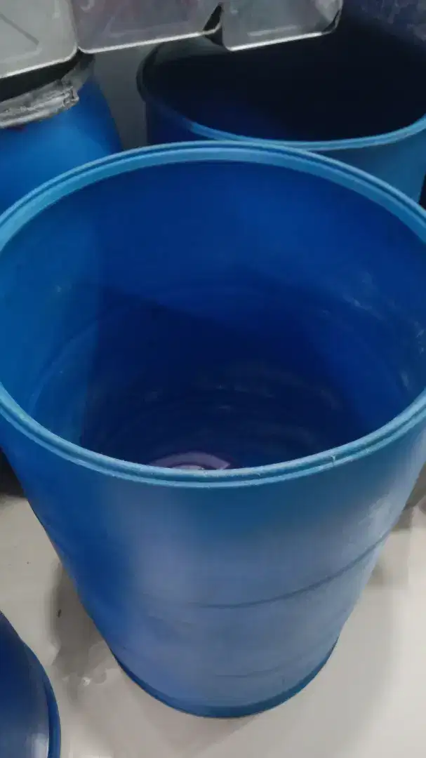 Tong plastik tandon air tanpa tutup