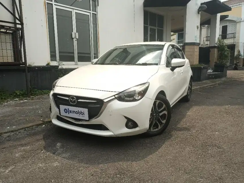 KM Rendah - MAZDA 2 1.5 R SKYACTIV BENSIN M/T 2014 PUTIH