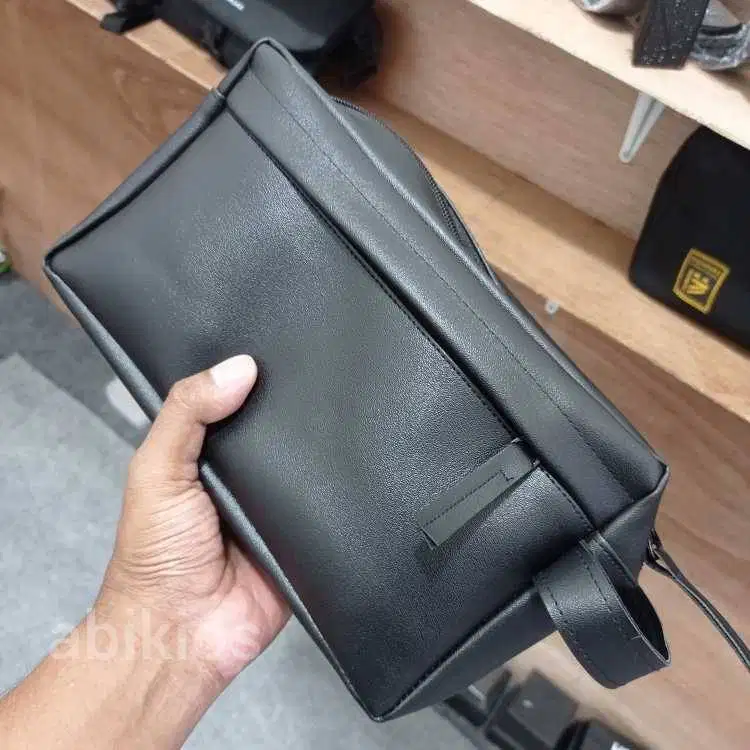 Tas tangan bahan kulit simple hitam pria atau wanita casual ts7