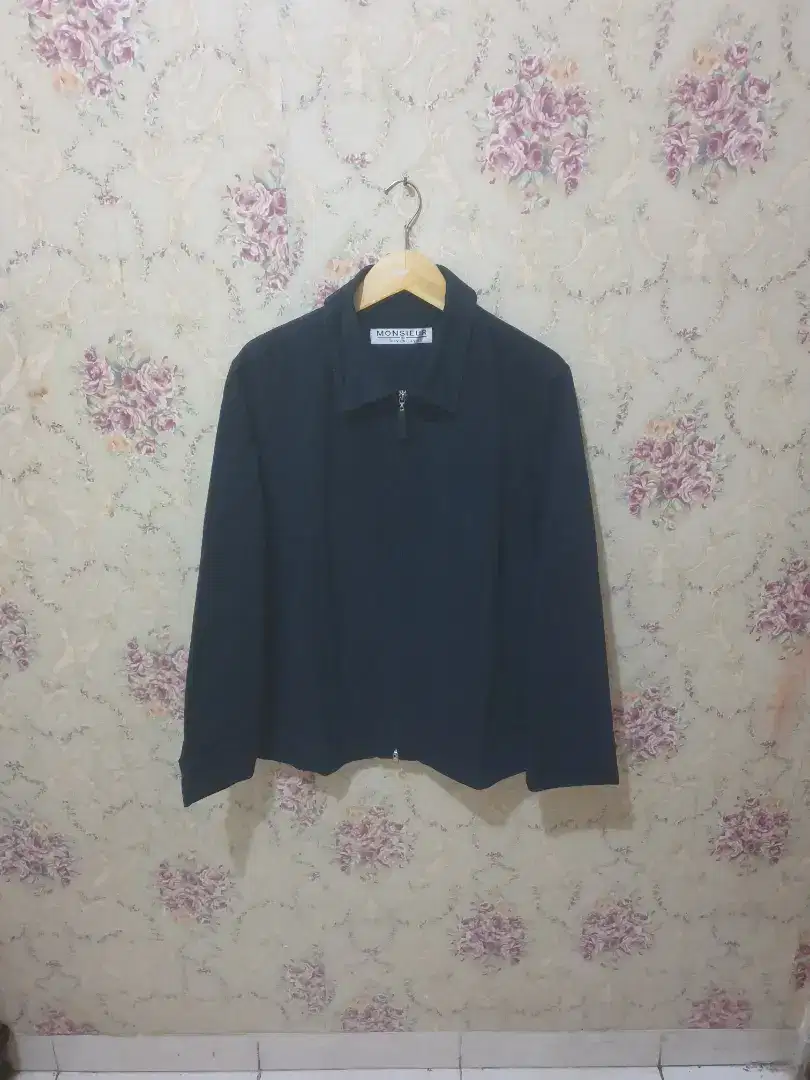 Mulus .authentic jaket givenchy size L