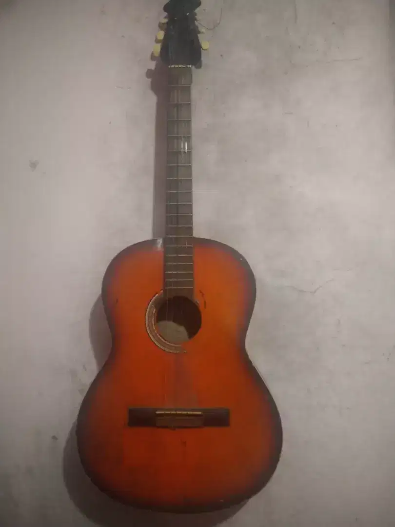 Jual 2 gitar ga di pakai