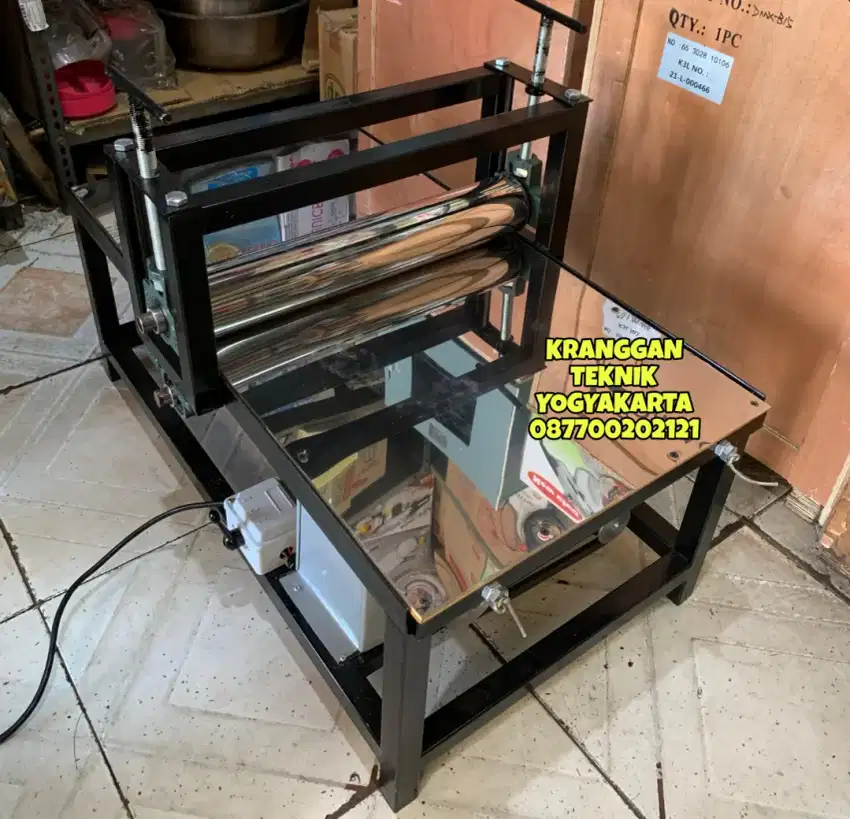 (KRANGGAN TEKNIK)dough sheeter listrik penipis adonan roti donat pizza