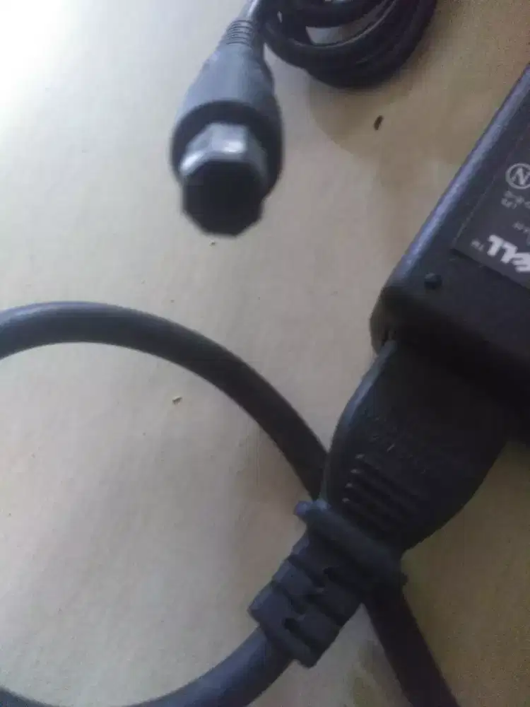 Dell Adaptor Charger Curve Laptop