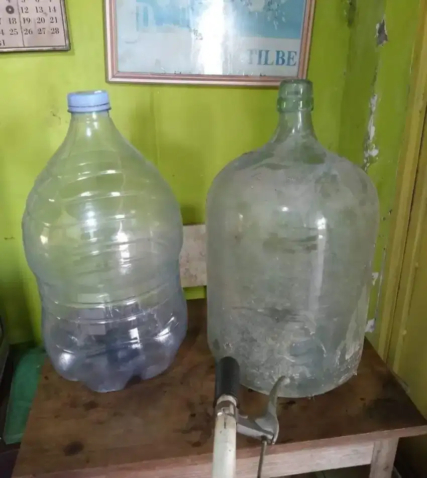 Botol kuno jumbo seukuran galon