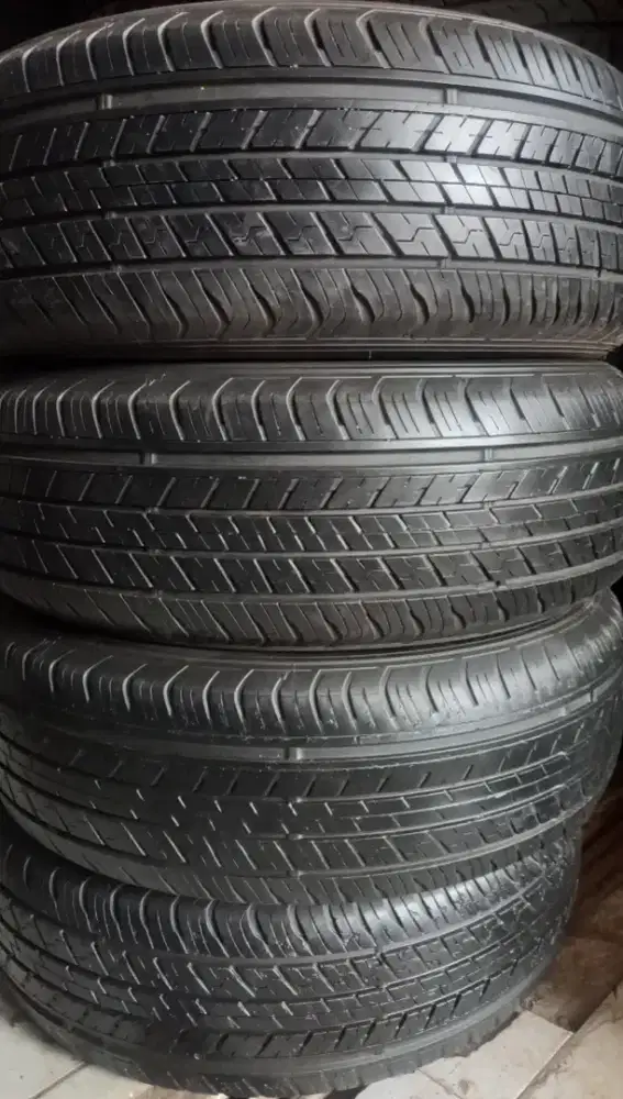 Ban dunlop grandtreek ukuran 225/65/17