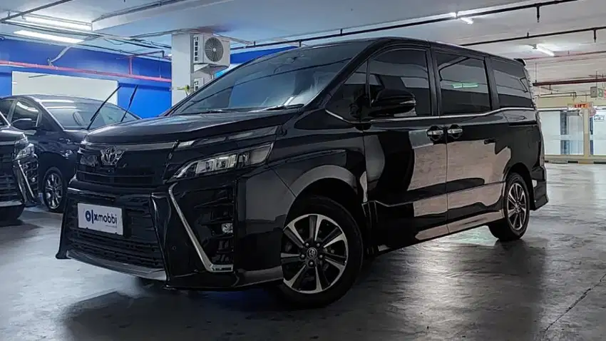 [OLXmobbi] Toyota Voxy 2.0 Bensin-AT 2019 Hitam /