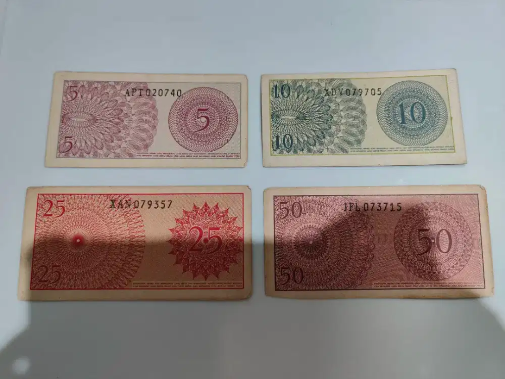 4 lembar uang kuno tahun 1964