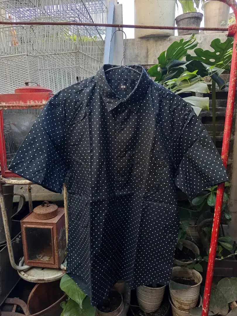 Kemeja Uniqlo Broadcloth Extra Fine Cotton Motif Dot size M