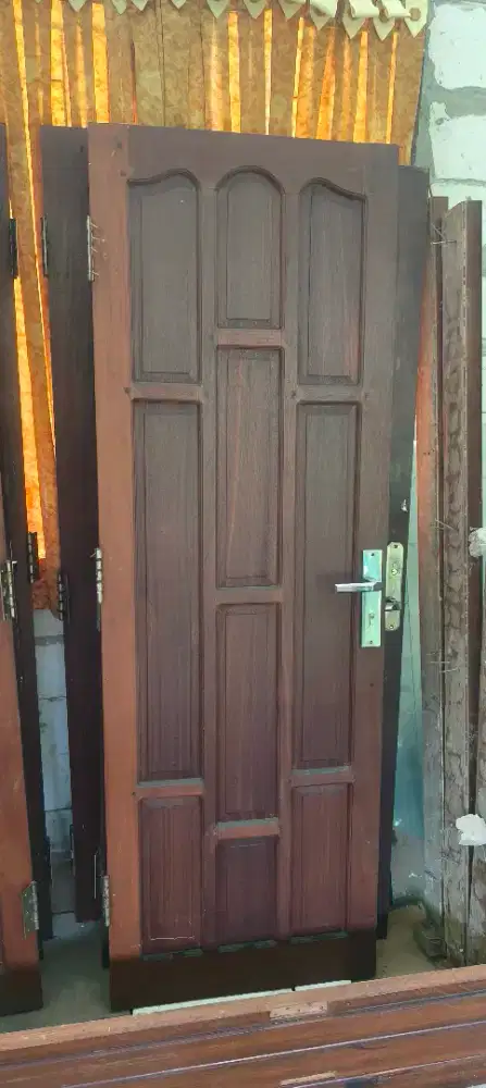 Pintu + kusen siap dipakai