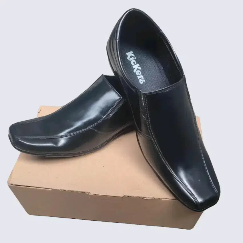 Sepatu pantofel pria slip on