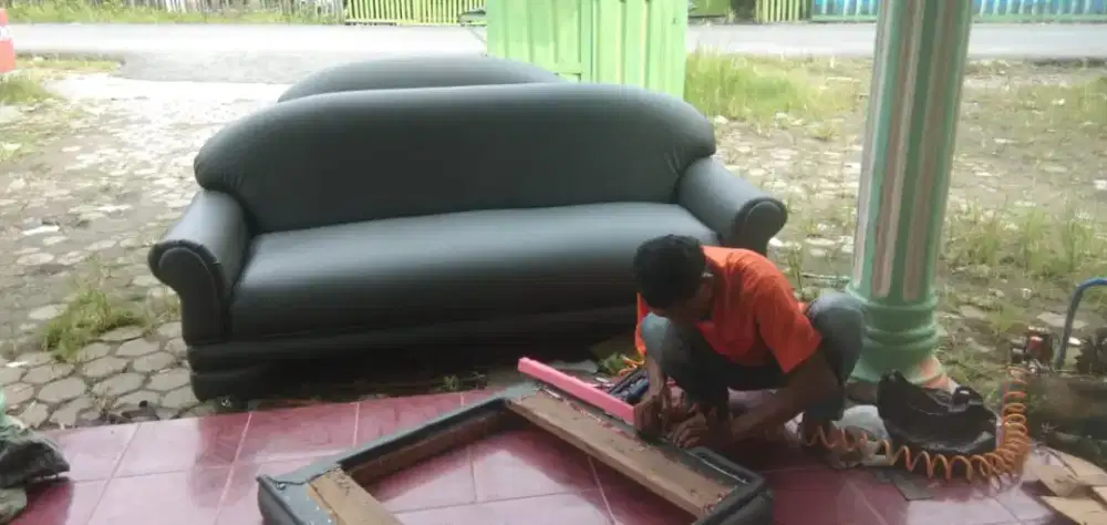 Membikin atau membuat costum atau sarung jok, madras dll