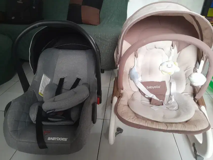 (DAPAT 2 kasi bonus push walker) Carseat babydoes & bouncer babyelle